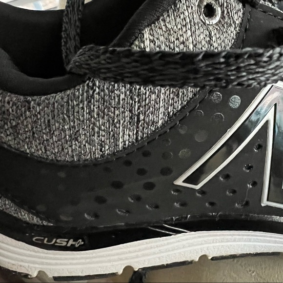 577 Cross Trainer Tennis Shoes - Picture 5 of 7